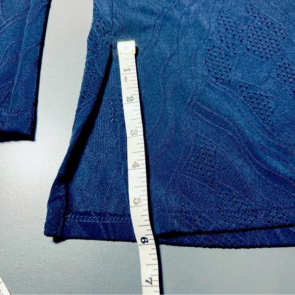 J Valdi Women’s Navy Blue 3/4 sleeve Swim Cover Up Size Medium - Picture 6 of 9